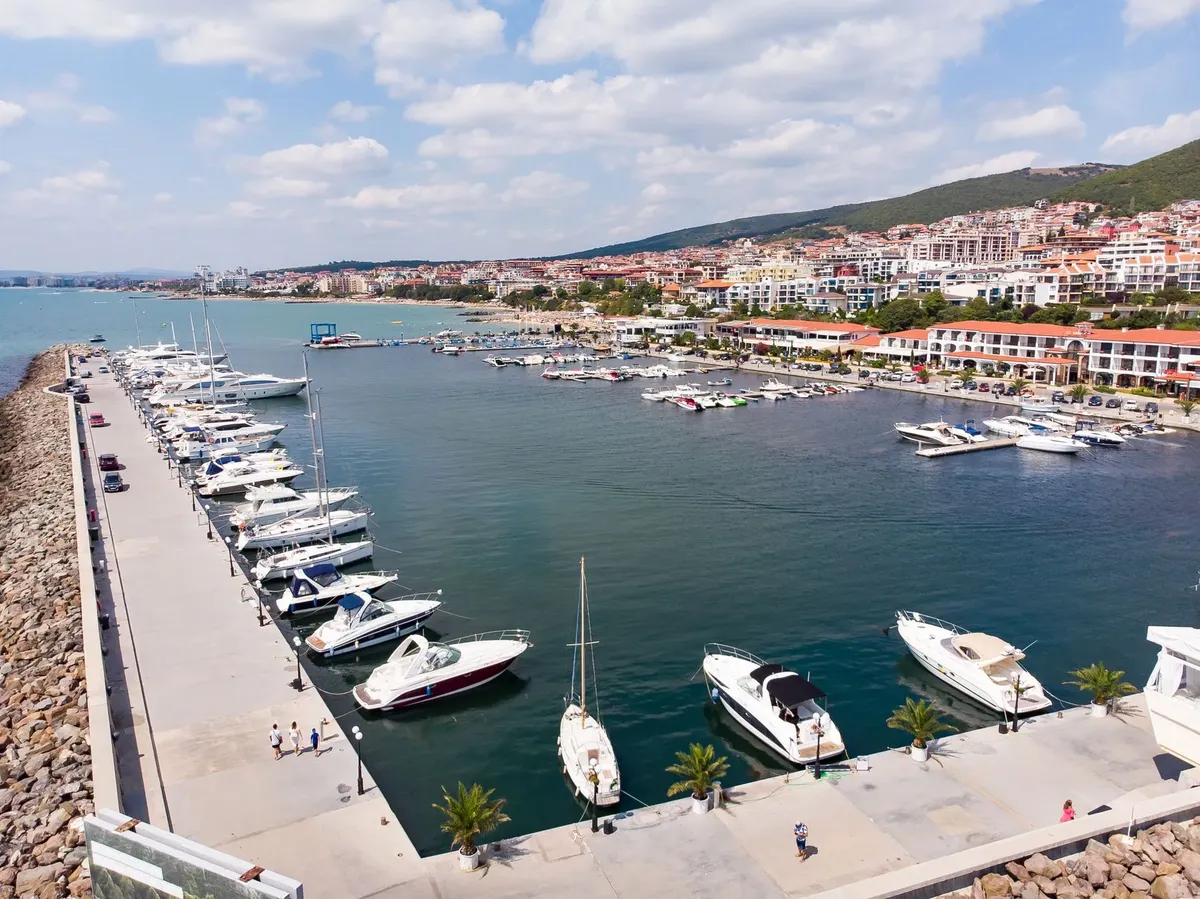 Marina Dinevi - przystań jachtowa w Sveti Vlas z lotu ptaka